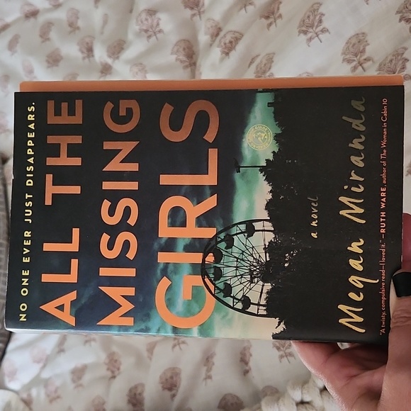 Simon & Schuster Paperbacks Other - Paperback: All the Missing Girls by Megan Miranda
